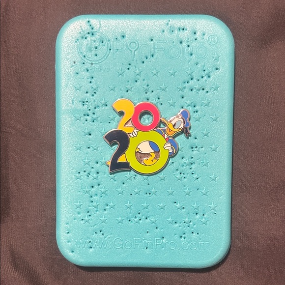 5/$30 2020 Donald pin - Picture 1 of 2